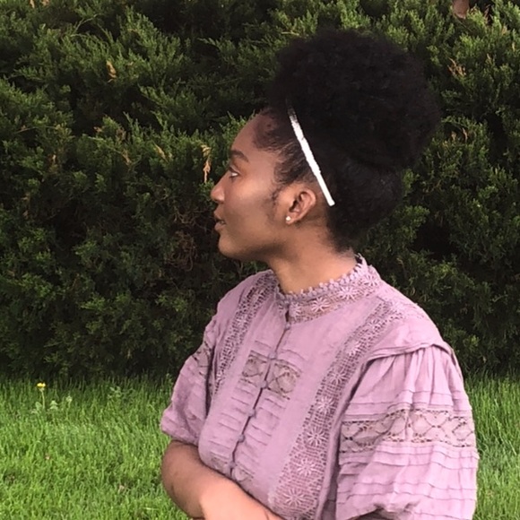 Meet your Posher, Alexis - Picture 1 of 4